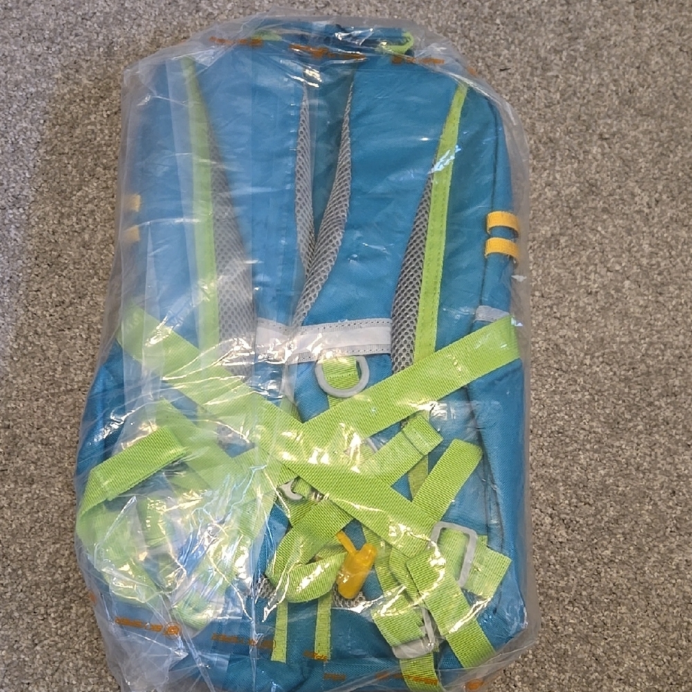 Skysper Blue and Green Day Trip Bag Kids 12L - Picture 8 of 8